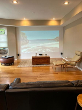 Gorgeous North Kenwood Hyde Park Unit